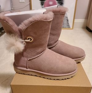 SOLD** UGG IRINA  CHARM DUSK BOOT